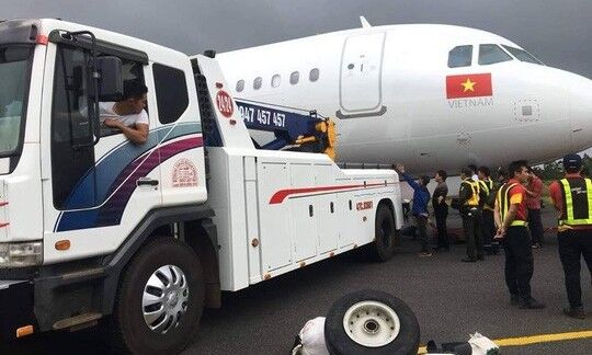 Sự cố máy bay ở Buôn Ma Thuột: Thu bằng lái vô thời hạn với 2 phi công Vietjet