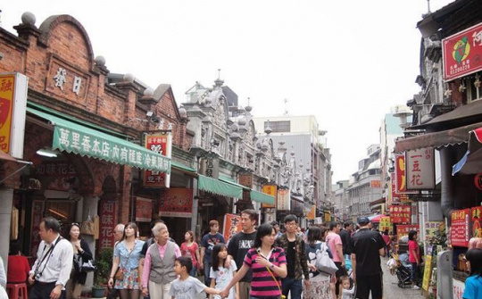 Siết chặt quản lý việc đưa người Việt Nam đi du lịch nước ngoài
