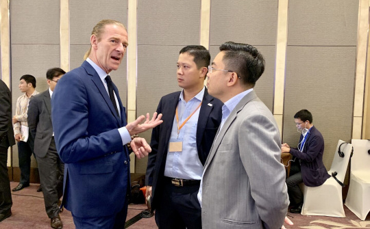 Để các công ty không muốn rời Việt Nam