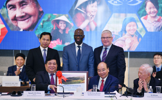 Thủ tướng dự Diễn đàn cải cách và phát triển Việt Nam