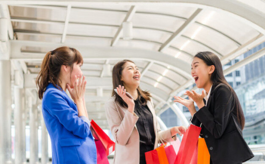 Trở thành người phụ nữ tiêu dùng thông thái với hình thức thanh toán mới