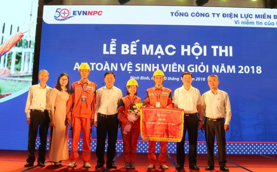 Công ty Điện lực Ninh Bình: Thực hiện thành công năm văn hóa an toàn