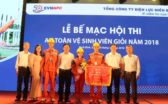 Công ty Điện lực Ninh Bình: Thực hiện thành công năm văn hóa an toàn