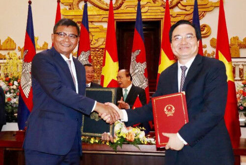 Việt Nam - Campuchia ký kết kế hoạch hợp tác giáo dục và đào tạo năm 2019