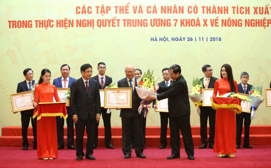 Vinamilk nhận bằng khen của Thủ tướng Chính phủ về phát triển tam nông bền vững