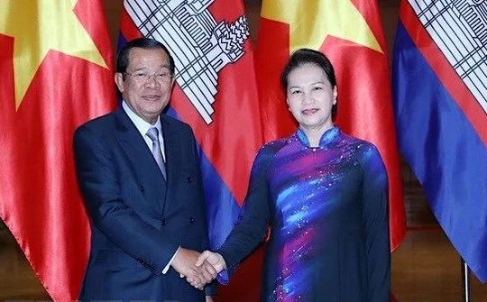 Chủ tịch Quốc hội Nguyễn Thị Kim Ngân hội kiến Thủ tướng Vương quốc Campuchia