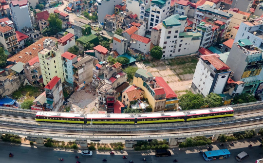 Metro Nhổn - ga Hà Nội lần đầu chạy thử nghiệm toàn bộ 8 đoàn tàu trên cao