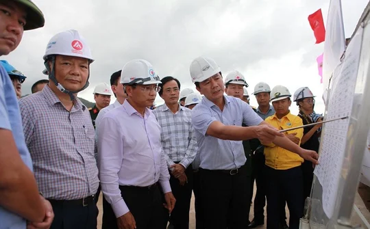 Toàn cảnh buổi thị sát cao tốc Bắc - Nam đầu tiên của tân tư lệnh ngành giao thông