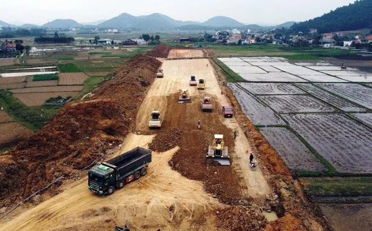 Cao tốc Bắc-Nam và nỗi lo không thể khởi công do chậm bàn giao mặt bằng