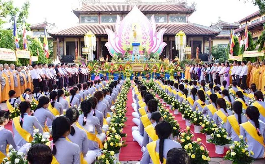 Tăng, ni, phật tử tại Huế mừng Đại lễ Phật đản