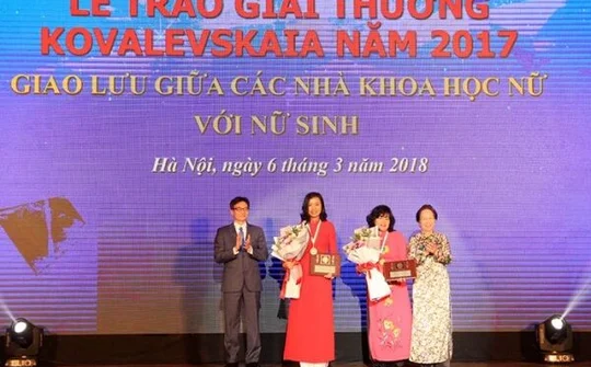 Phó thủ tướng Vũ Đức Đam dự lễ trao giải thưởng Kovalevskaia