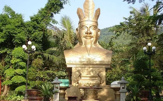 Kiểm soát việc xây dựng tượng đài Quốc tổ Hùng Vương