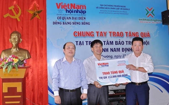Nam Định: Thăm, tặng quà tại Trung tâm Bảo trợ xã hội tỉnh
