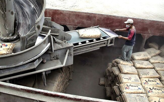 Thị trường xi măng phục hồi nhờ xuất khẩu