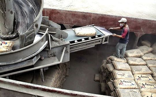 Thị trường xi măng phục hồi nhờ xuất khẩu
