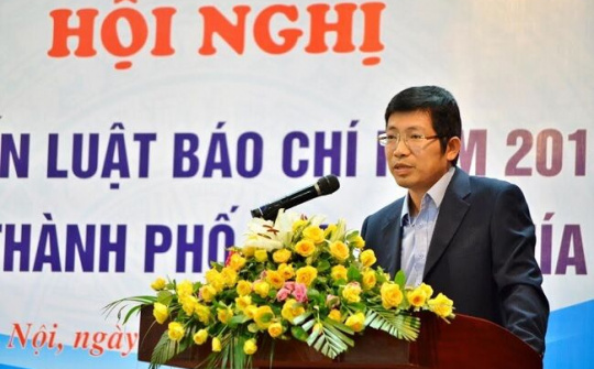 Báo chí không thể luôn “chạy theo” điều công chúng muốn biết