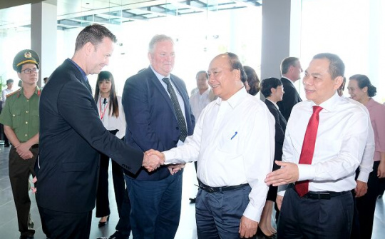 Thủ tướng Nguyễn Xuân Phúc: Tạo điều kiện để thương hiệu VinFast thành công