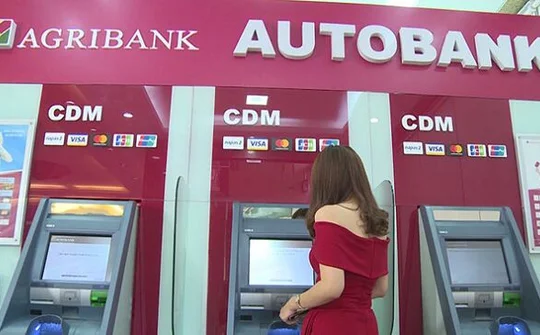 Ngân hàng Nhà nước chỉ đạo dừng tăng phí ATM