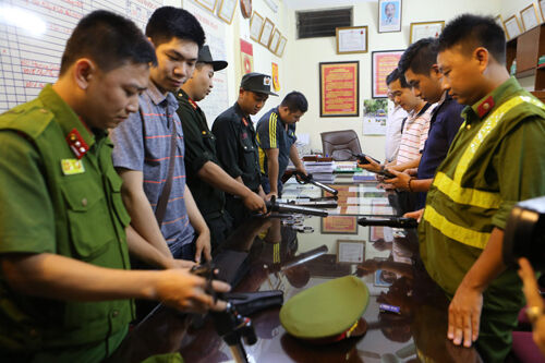 Công an Hà Nội tổng kiểm tra ban đêm các khu vực đông người