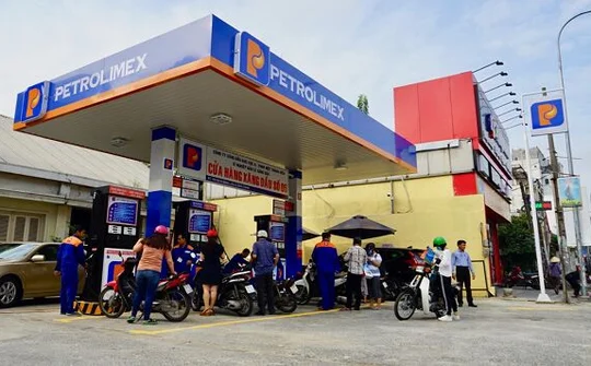Xăng tăng hơn 500 đồng một lít