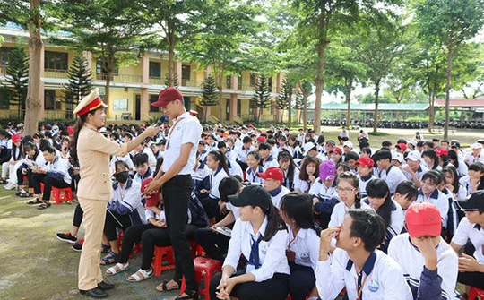 Đăk Nông - Tằng cường tuyên truyền luật GTĐB, phòng chống bạo lực học đường, xâm hại tình dục trẻ em cho học sinh từ cấp tiểu học trở lên