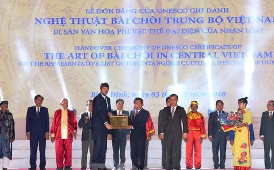 Đón bằng ghi danh nghệ thuật bài chòi của Trung Bộ là di sản thế giới