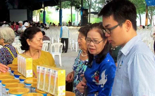 Vinamilk khởi động hành trình chăm sóc sức khỏe cho người cao tuổi năm 2017