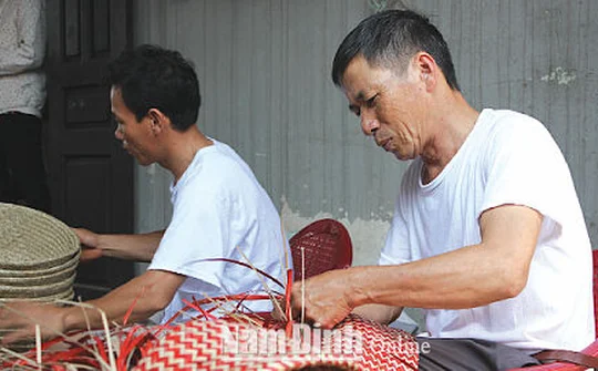 Người thương binh tâm huyết khôi phục nghề cói truyền thống