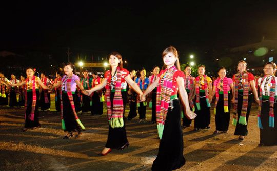 Đặc sắc tuần lễ du lịch văn hóa Mường Lò 2017