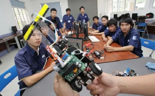 Các cơ sở GDĐT ở Việt Nam trước thách thức của Cách mạng công nghiệp 4.0