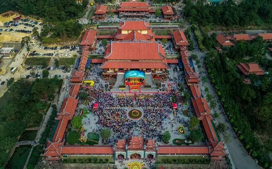 Lên Chùa…học làm Người