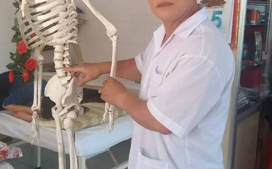 Lương y Phạm Văn Nhường chữa thoát vị đĩa đệm bằng kỹ thuật cao