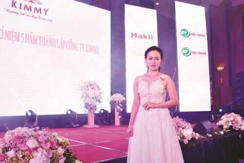 Sakura Thu Hằng: Tái tạo vẻ đẹp thanh xuân viên mãn