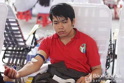 Chàng trai 9x giải thích về 36 lần hiến máu cứu người