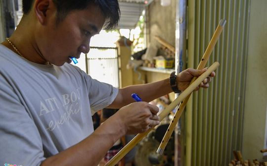 Chàng trai thành công nhờ sáo trúc
