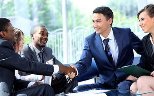 Doanh nhân Việt đang tư duy gì  trong hội nhập?