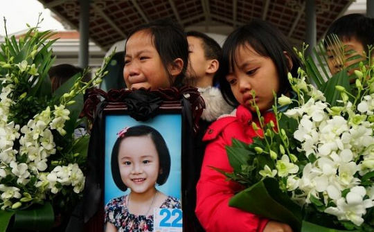 Thắp lên sự tử tế, nhưng ai sẽ là người 'giữ lửa'?