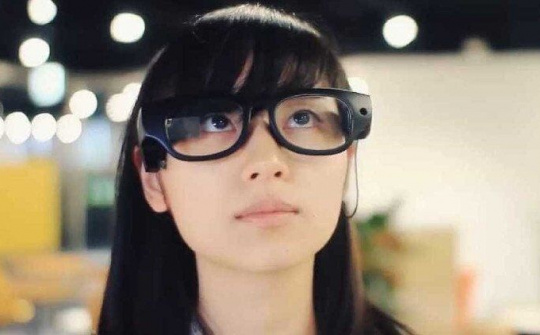 Nhật Bản phát triển loại kính chuyển chữ thành âm thanh