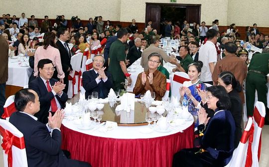 Đại sứ quán Lào tổ chức đón Tết cổ truyền Bunpimay tại Hà Nội