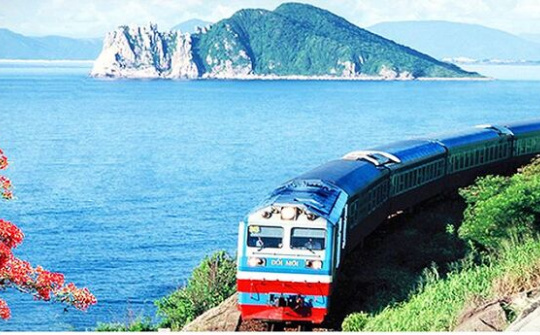 Hàng không, đường sắt 'căng mình' phục vụ nghỉ lễ