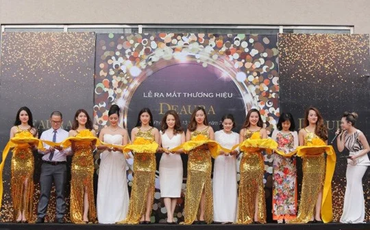 Mỹ phẩm Deaura – mang xu hướng làm đẹp thế giới cho phụ nữ Việt