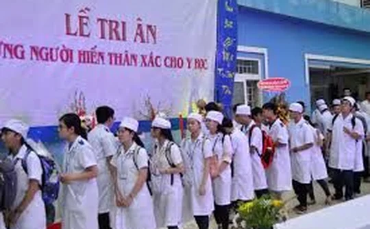 Hỗ trợ mai táng phí 10 tháng lương cơ sở cho thân nhân người hiến xác