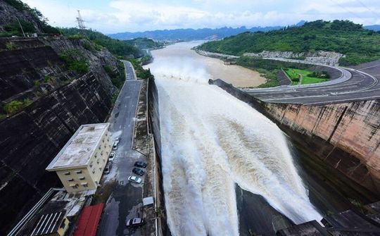 Đã mở 3 cửa xả đáy tại các thủy điện Sơn La và Hòa Bình