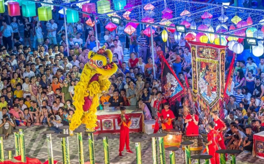 Khán giả trầm trồ trước những màn trình diễn điệu nghệ tại Giải lân sư rồng toàn quốc