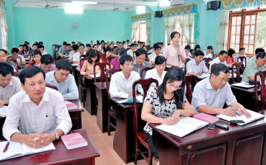 Công tác đào tạo, bồi dưỡng cán bộ gắn với thu hút, phát huy nhân tài tại Tuyên Quang