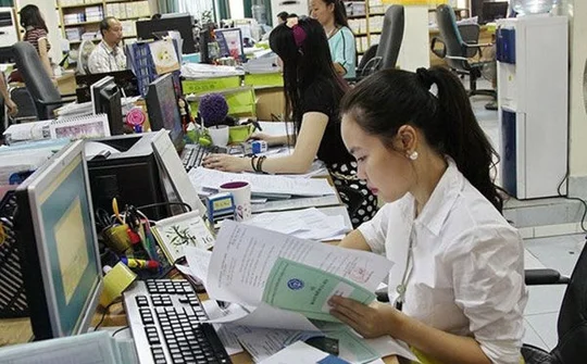 Nguy cơ bị phạt, tranh chấp quyền lợi vì cho người khác mượn hồ sơ BHXH