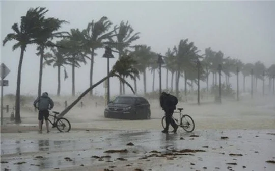 Bão số 4 cách Móng Cái 210km, cách Thái Bình 320km
