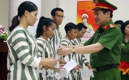 Công an TP Hà Nội công bố quyết định tha tù trước thời hạn có điều kiện cho phạm nhân