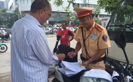Xử phạt người điều khiển xe máy vi phạm quy định về điều kiện của phương tiện?