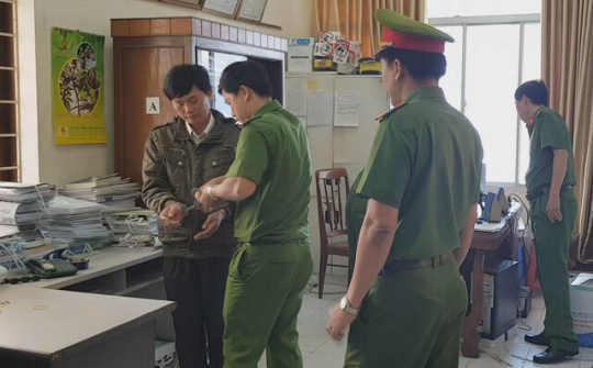 Khởi tố nguyên chi cục trưởng chi cục kiểm lâm tỉnh Phú Yên